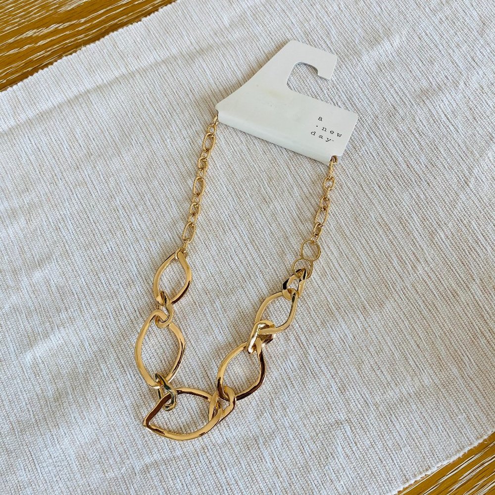 Gold chunky chain link necklace